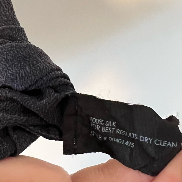 Club Monaco 100% Silk Navy Blouse - Picture 6 of 9